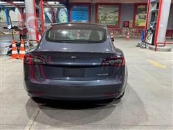 تسلا موديل 3